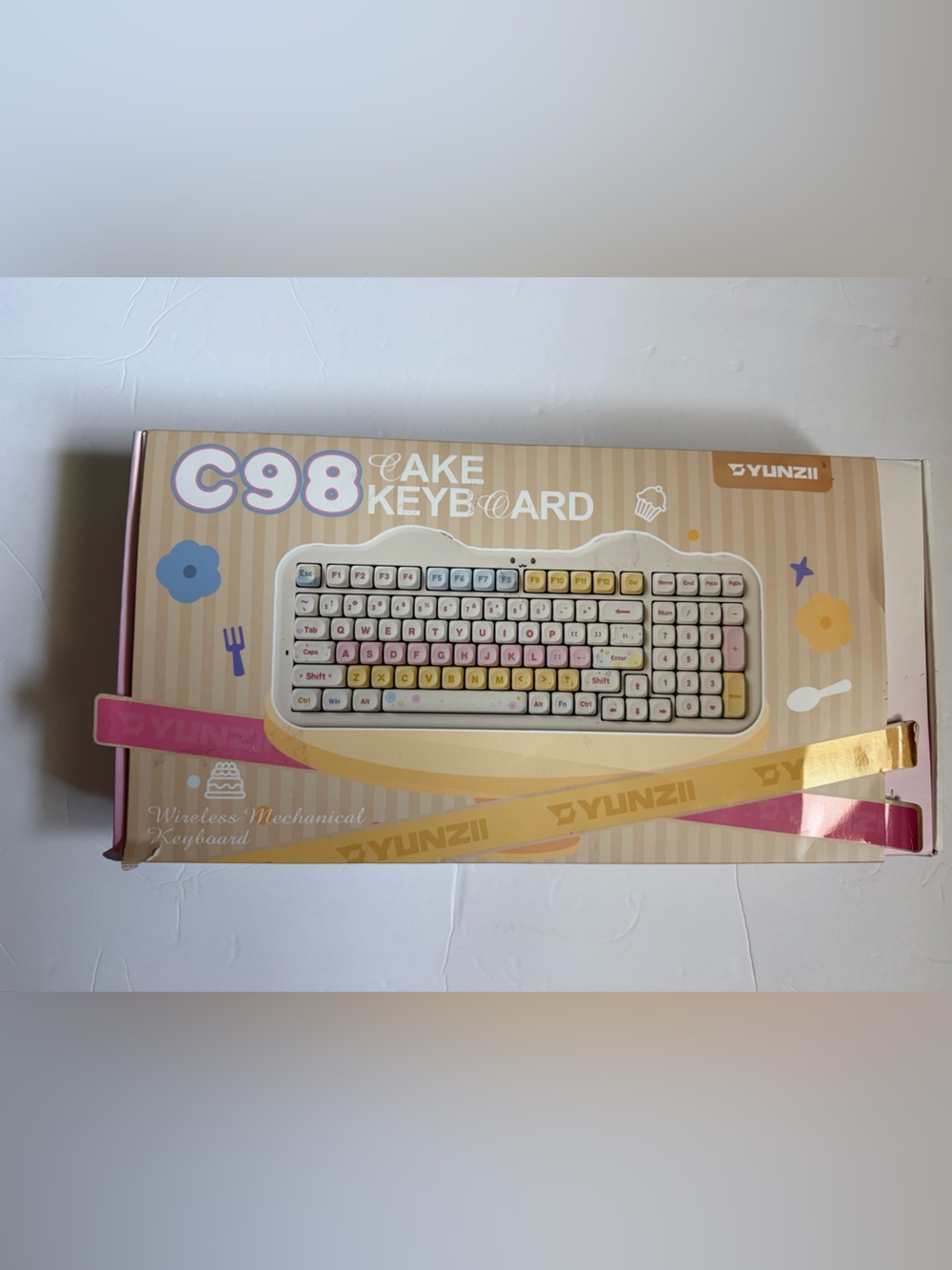 Yunzii C98 Beige Pastel Keyboard Cake Cat Wireless Mechanical Candy Switches